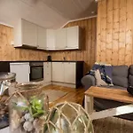 The Tide - Rorbuer 3* Sørvågen