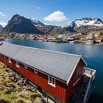 The Tide - Rorbuer 3* Sørvågen