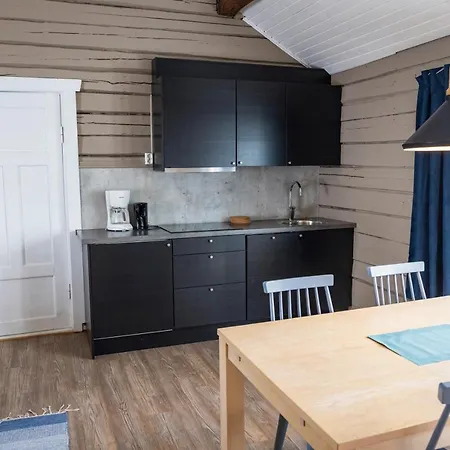 The Tide - Rorbuer Otel 3*