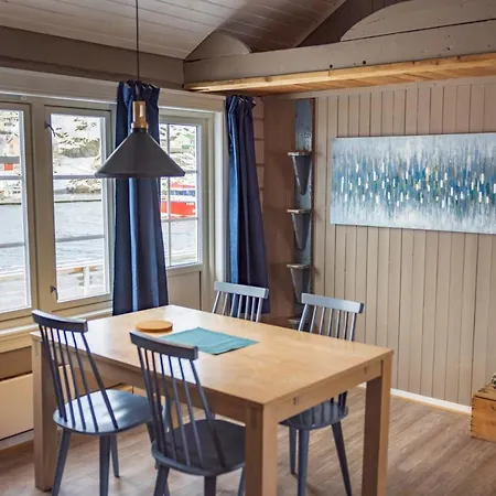 Otel The Tide - Rorbuer 3*