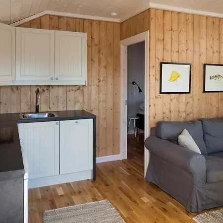 Otel The Tide - Rorbuer 3*