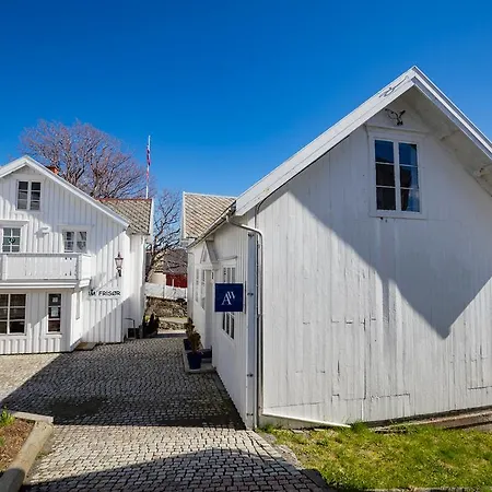 The Tide - Rorbuer Otel